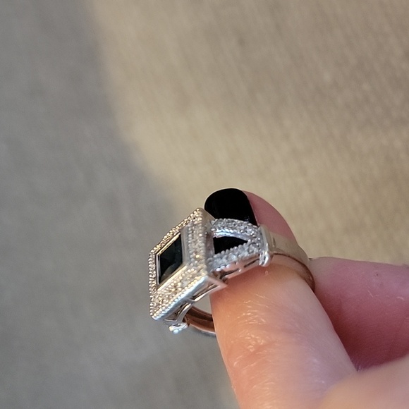 14k Sapphire and Diamond Ring - Picture 11 of 13